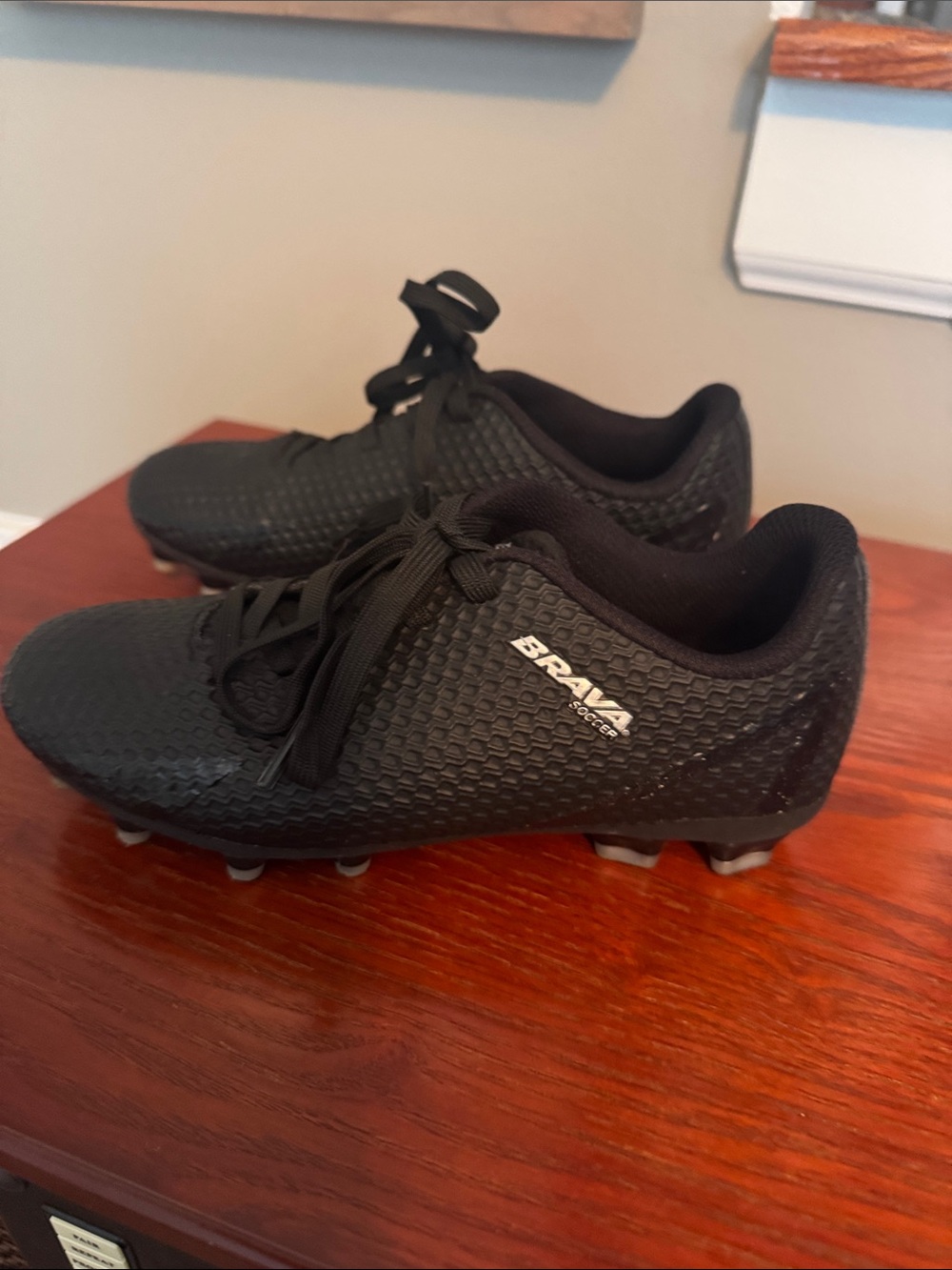 Brava Kids' Black Soccer Cleats – Lightweight Traction